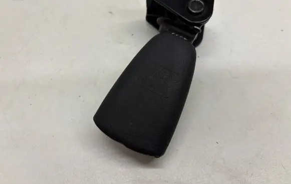 Volvo S60 Rear seatbelt buckle 738702