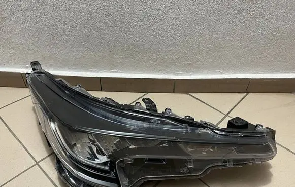 Toyota Corolla E210 E21 Headlight/headlamp 81110-02S60