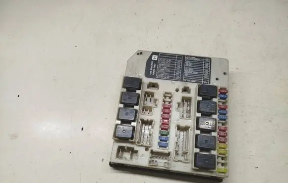 Nissan Navara D40 Fuse module 284B7EB31C