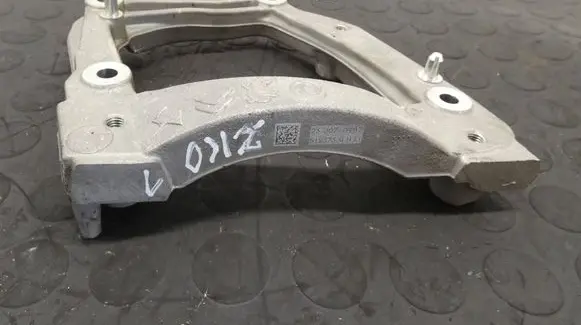Opel Mokka B A/C compressor mount bracket 9826641380