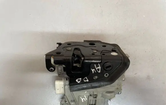 Audi A5 8T 8F Rear door lock 8K0839015C