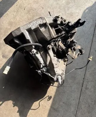 Renault Captur Manual 5 speed gearbox 320102623R