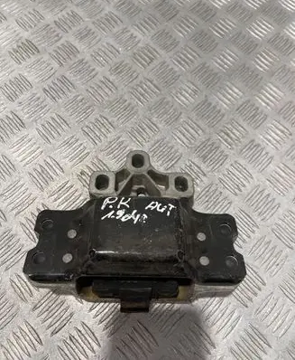 Volkswagen Touran I Engine mount bracket 1K0199555