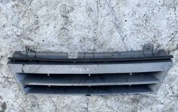Opel Omega A Front grill 90246679 207PC90246679