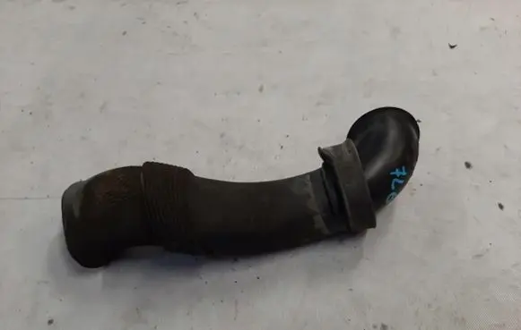 Air intake hose/pipe