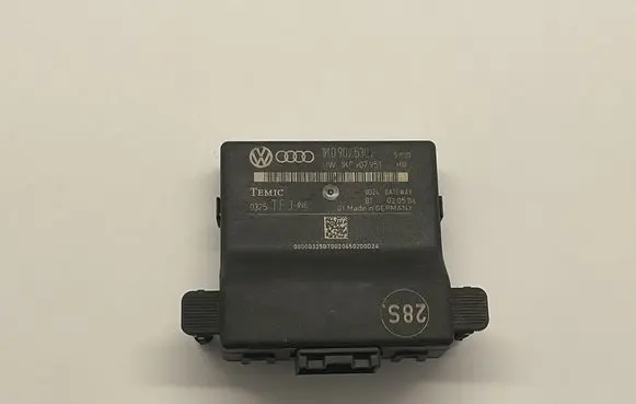 Skoda Octavia Mk2 (1Z) Gateway control module 1K0907530F 0325 1K0907951