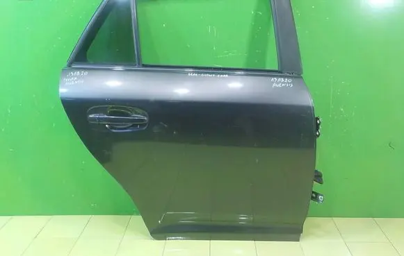 Toyota Avensis T270 Rear door PRAWE