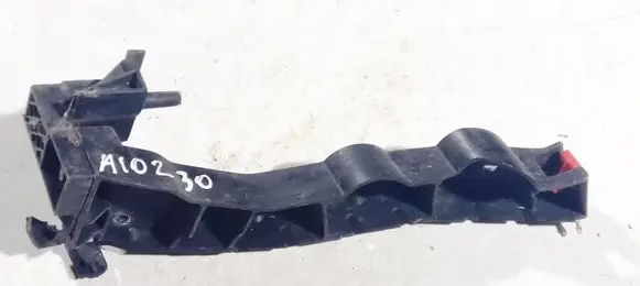 Front bumper mounting bracket