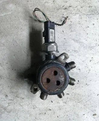 Renault Megane II Fuel main line pipe 8200379933 H8200334367