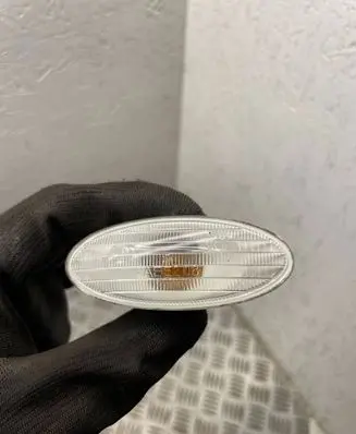 Nissan Juke I F15 Front fender indicator light saee208