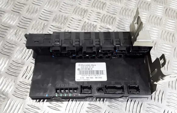 Mercedes-Benz C W203 Fuse module 2035453101 5DK00848642