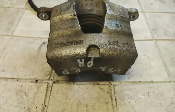 Chevrolet Cruze II Front brake caliper 39089104
