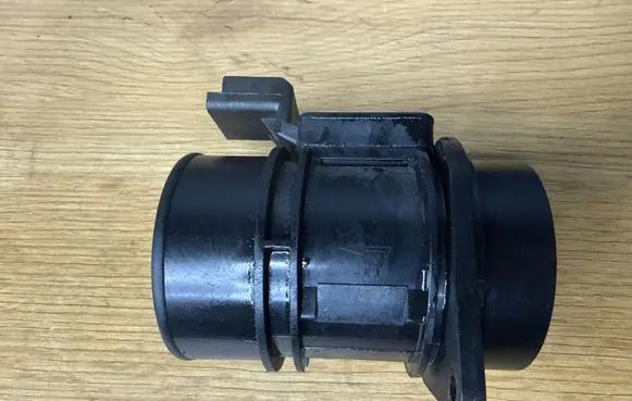 Opel Vivaro Mass air flow meter 8ET00914200
