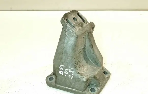 Volkswagen PASSAT B5.5 Engine mounting bracket 8D0199308D