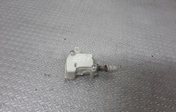 Volkswagen Phaeton Central locking motor 3B0959782