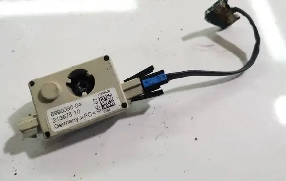 BMW 3 E90 E91 Antenna control unit 699009004