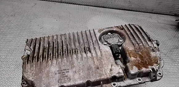 Audi A6 S6 C6 4F Oil sump 06E103604G