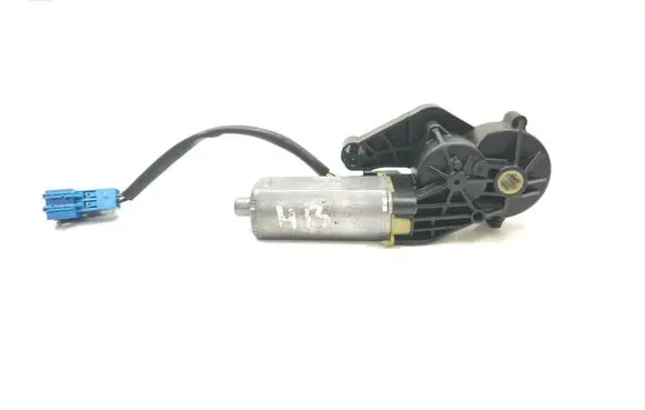Mercedes-Benz ML W164 Seat adjustment motor 0390203206 820648064