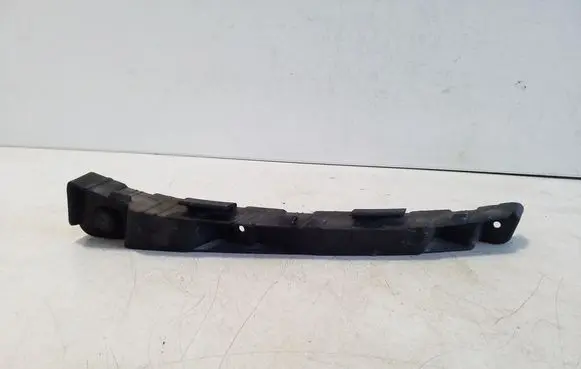 KIA Stonic Front bumper mounting bracket 