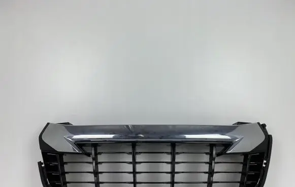 Isuzu D-Max Front bumper upper radiator grill 8983951414