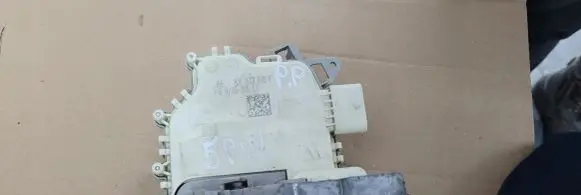 Audi A6 S6 C7 4G Front door lock 8J1837016F