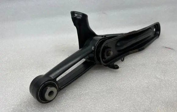 Porsche Cayenne (9PA) Engine mounting bracket 7L5199373A 7l5199331c