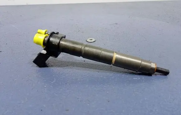 BMW X5 E53 Fuel injector 8571563