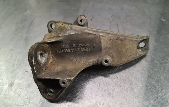 Audi A6 S6 C5 4B Gearbox mounting bracket 8D0399114T