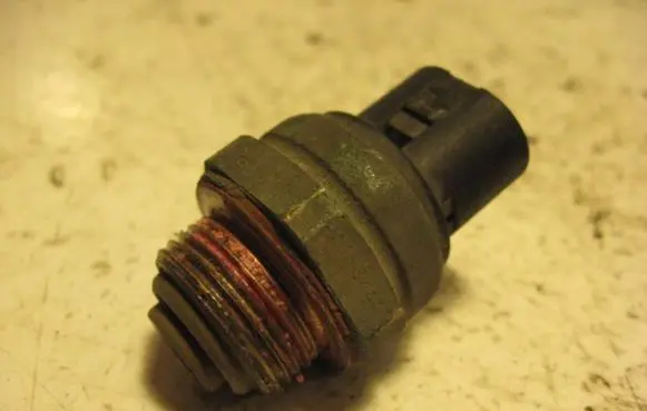 Coolant temperature sensor
