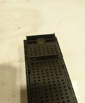 Volvo S60 Fuse module 08679899