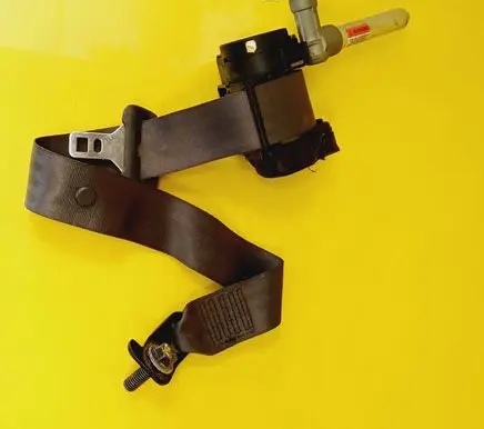 Volvo S60 Middle seatbelt (rear) 39969918