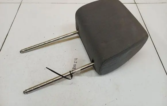 Skoda Octavia Mk1 (1U) Front seat headrest 