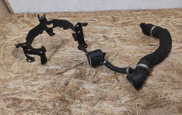 BMW 7 F01 F02 F03 F04 Electric auxiliary coolant/water pump 17669711 7629916 704077260