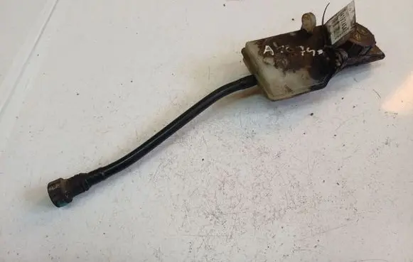 Ford Focus C-MAX Brake fluid reservoir 