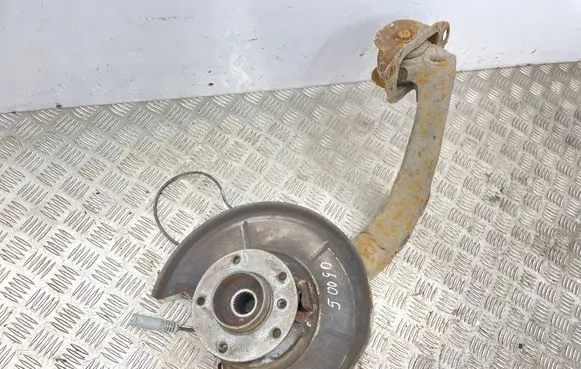 BMW 3 E36 Rear wheel hub spindle/knuckle 