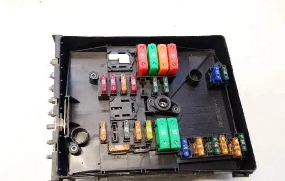 Volkswagen Golf V Fuse box set 1k0937125a