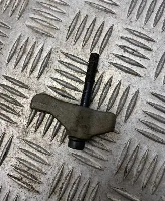 KIA Sorento Fuel Injector clamp holder