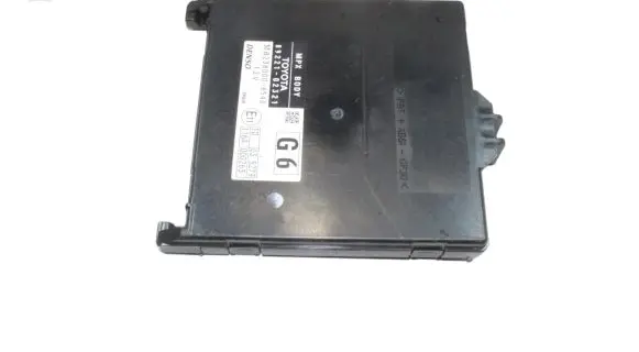 Toyota Auris 150 Comfort/convenience module 8922102321 MB2380008540