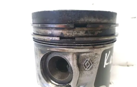 Nissan Qashqai Piston with connecting rod 080340