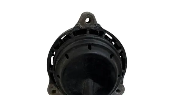 BMW 5 G30 G31 Engine mount bracket 686049205 6860492