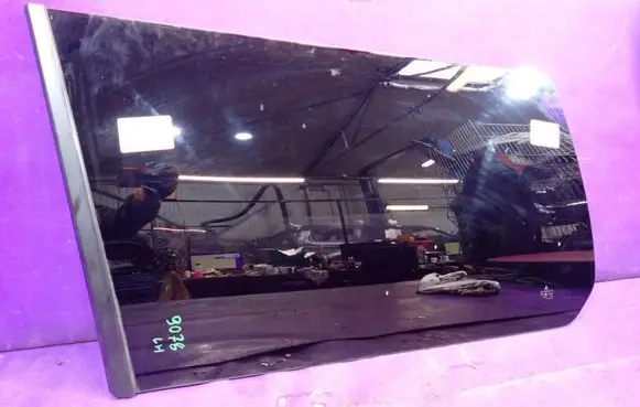 Chrysler Challenger Rear side window