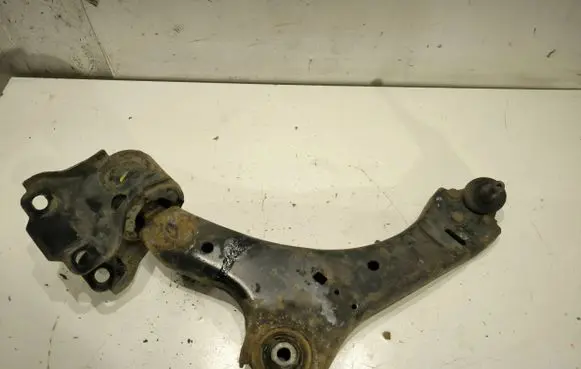 Ford Mondeo MK IV Front lower control arm/wishbone 7G9N3A052