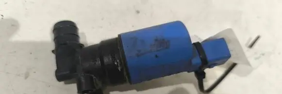 Volvo V60 Windscreen/windshield washer pump AV6113K082AA
