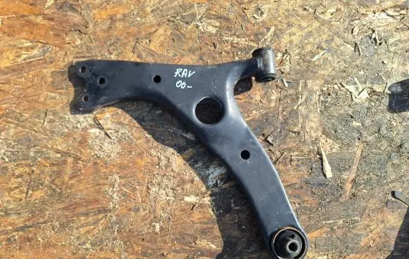 Toyota RAV 4 (XA20) Front control arm