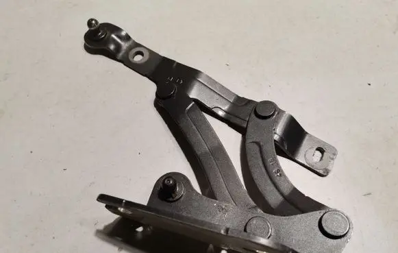 Porsche Boxster 982 Tailgate/trunk/boot hinge 98151215202