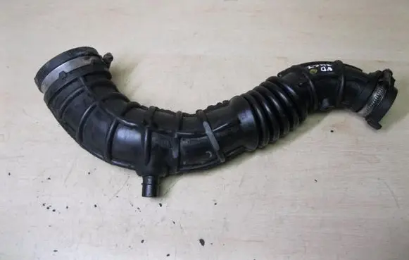 Nissan Note (E11) Air intake hose/pipe 8200500383 VD3467