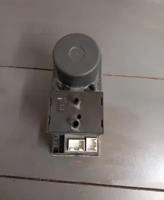 Audi A4 S4 B5 8D Central locking vacuum pump 8L0862257D