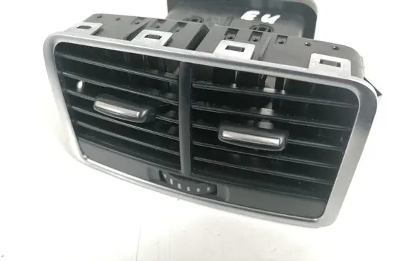 Rear air vent grill