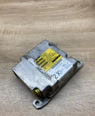 Toyota Avensis T250 Airbag control unit/module 8917005220