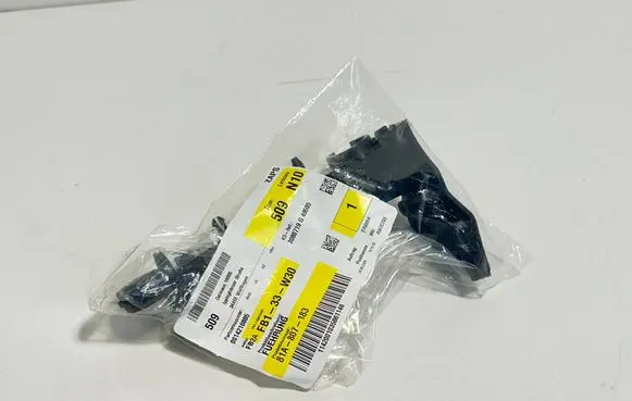 Front bumper mounting bracket